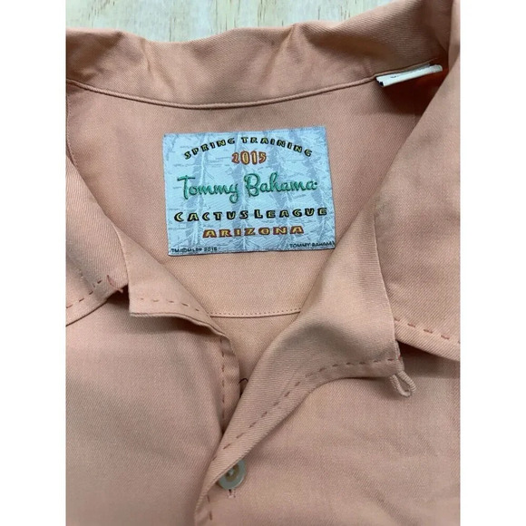 Tommy Bahama MLB Cactus League Embroidered 2015 Short Sleeve Silk Shirt Size XL - Picture 3 of 8